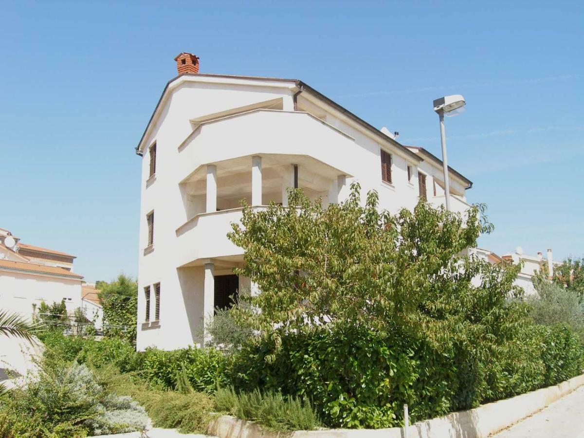 Apartments Mirjana プーラ エクステリア 写真