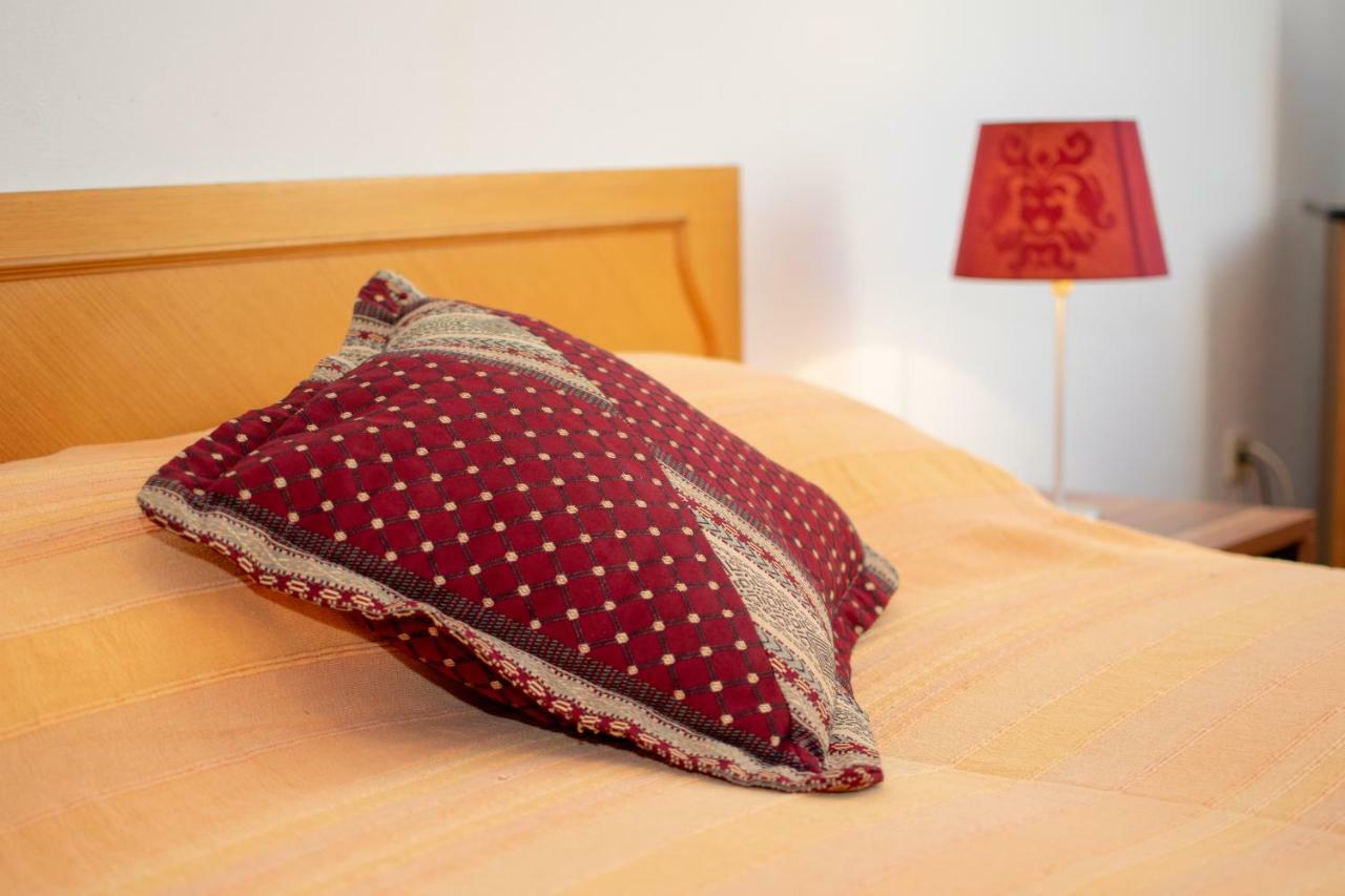 Apartments Mirjana プーラ エクステリア 写真