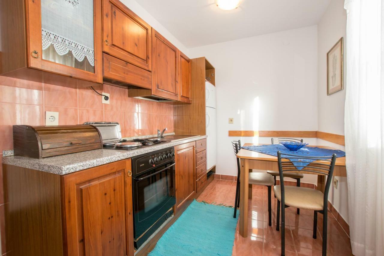 Apartments Mirjana プーラ エクステリア 写真