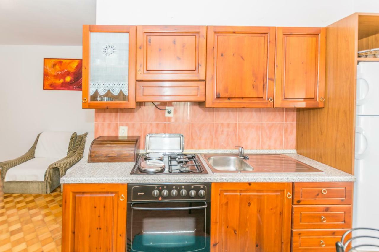 Apartments Mirjana プーラ エクステリア 写真